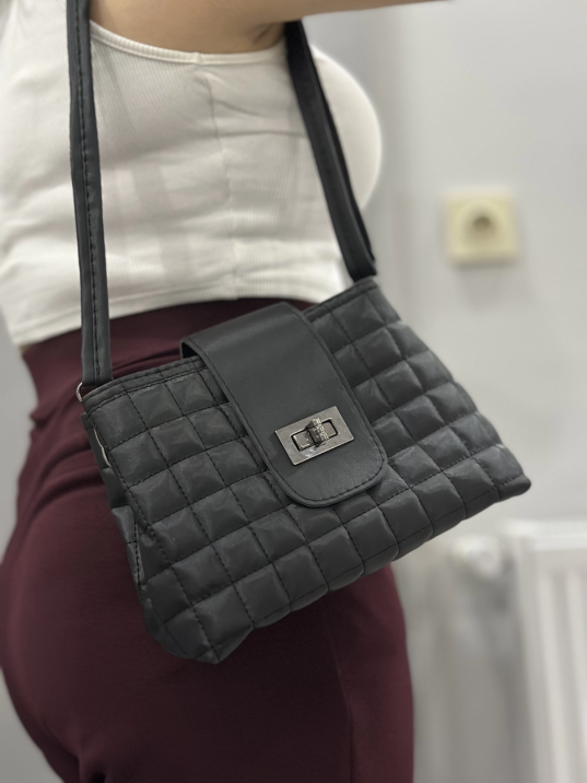 Kapaklı kapitone siyah cilt çanta