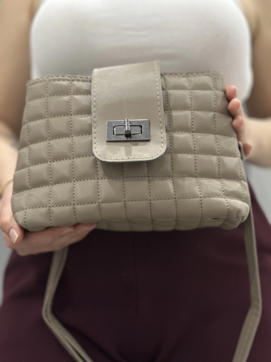 Kapaklı kapitone vizon cilt çanta Kapaklı kapitone vizon cilt çanta