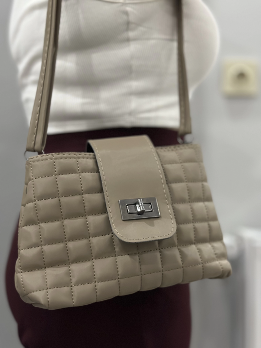 Kapaklı kapitone vizon cilt çanta Kapaklı kapitone vizon cilt çanta