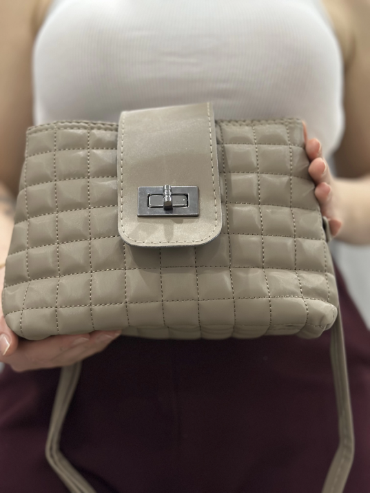 Kapaklı kapitone vizon cilt çanta Kapaklı kapitone vizon cilt çanta