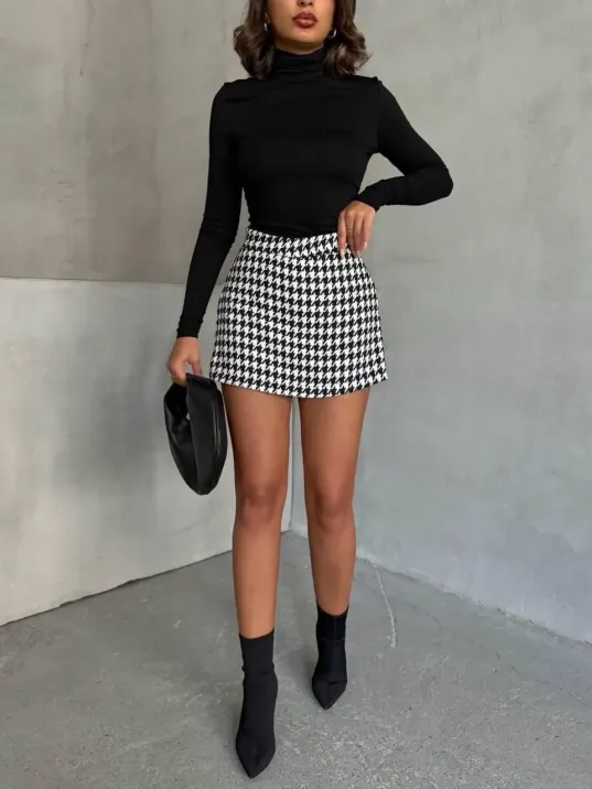 Kapaklı Kaşe Şort Etek Siyah Beyaz Kazayağı H261218