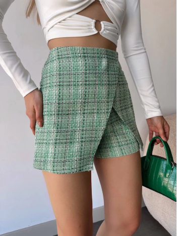 Kapaklı tüvit şort etek yeşil Kapaklı tüvit şort etek yeşil