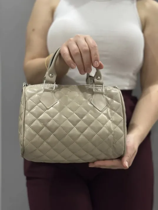 Kapaksız Kapitone Bej Cilt Çanta