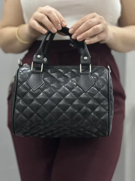 Kapaksız Kapitone Siyah Cilt Çanta