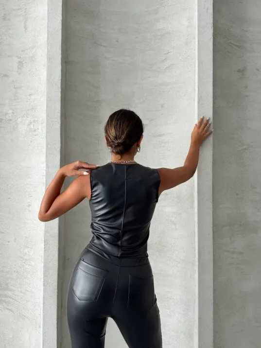 Kaplama Düğmeli Deri Yelek Siyah S24398