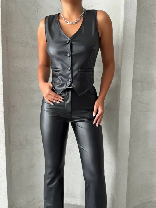 Kaplama Düğmeli Deri Yelek Siyah S24398