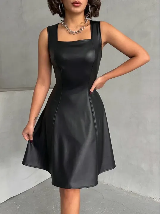 Kare Yaka Deri Elbise Siyah H24442