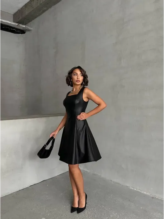 Kare Yaka Deri Elbise Siyah H24442