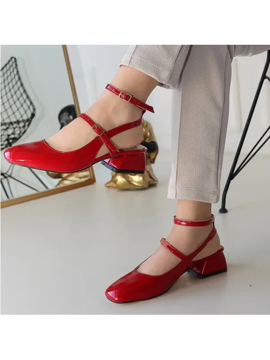 Karmi Kırmızı Rugan Topuklu Kemerli Ayakkabı Karmi Kırmızı Rugan Topuklu Kemerli Ayakkabı