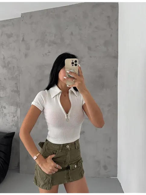 Kaşkorse Yaka Fermuarlı Bluz Beyaz
