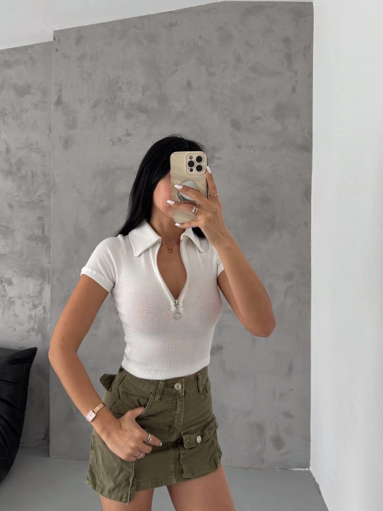 kaşkorse yaka fermuarlı bluz beyaz kaşkorse yaka fermuarlı bluz beyaz