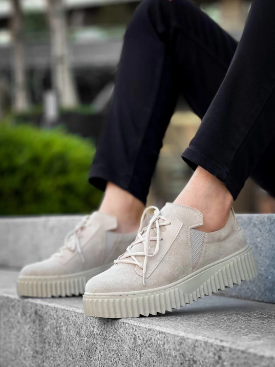 KB-X502  Kuback Bej Süet Yüksek Bej Taban Bağcık Detaylı Lastikli Günlük Erkek Ayakkabı KB-X502  Kuback Bej Süet Yüksek Bej Taban Bağcık Detaylı Lastikli Günlük Erkek Ayakkabı