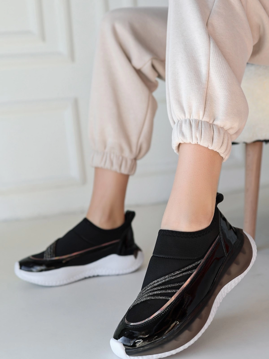 Keita Siyah Rugan Streç Detaylı Spor Ayakkabı Keita Siyah Rugan Streç Detaylı Spor Ayakkabı