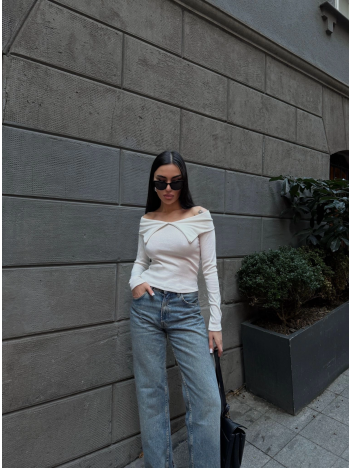 Kelebek yaka uzun kol bluz beyaz Kelebek yaka uzun kol bluz beyaz