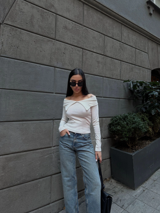 Kelebek yaka uzun kol bluz beyaz Kelebek yaka uzun kol bluz beyaz