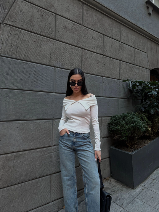 Kelebek yaka uzun kol bluz beyaz Kelebek yaka uzun kol bluz beyaz