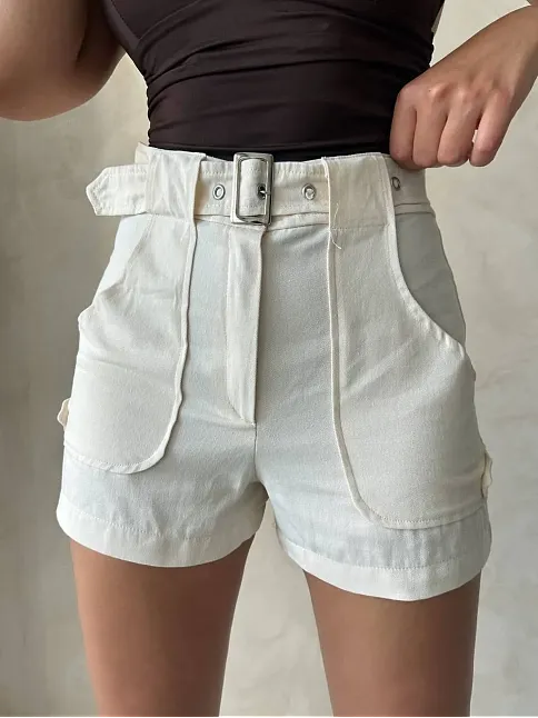 Kemer Detaylı Gabardin Şort Krem S25289
