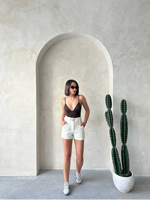 Kemer Detaylı Gabardin Şort Krem S25289