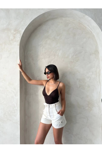 Kemer detaylı gabardin şort krem s25289
