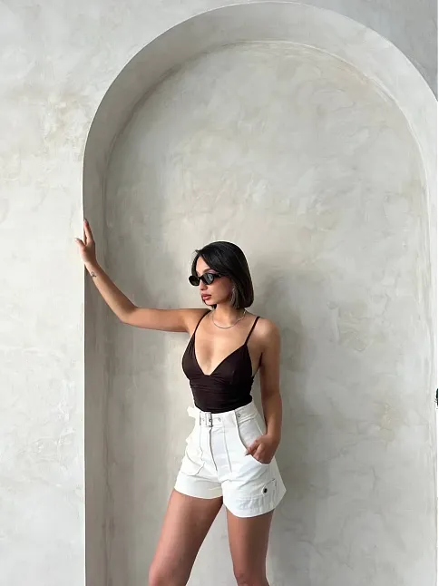 Kemer Detaylı Gabardin Şort Krem S25289