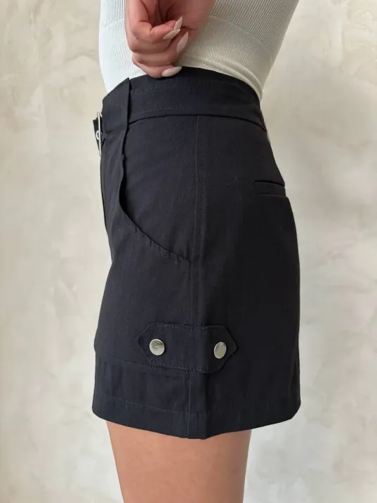 Kemer Detaylı Gabardin Şort Siyah S25289