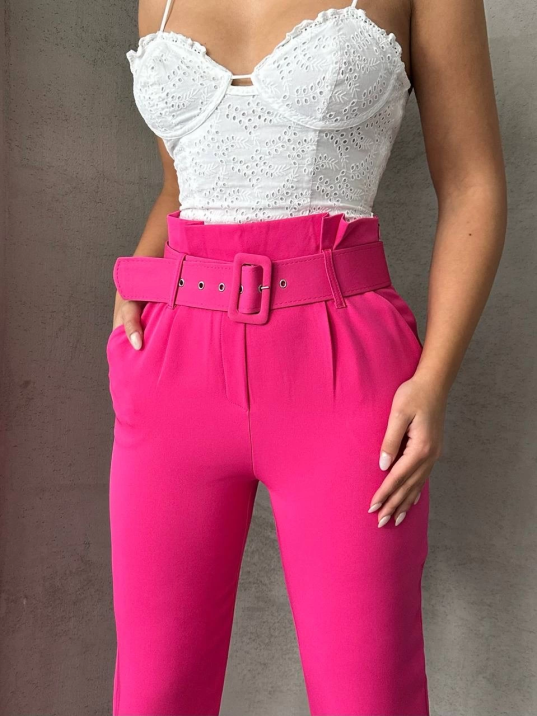 Kemerli havuç pantolon Kemerli havuç pantolon