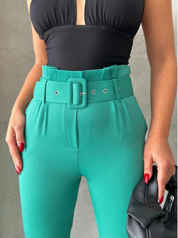 Kemerli havuç pantolon Kemerli havuç pantolon