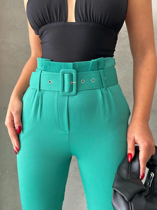 Kemerli havuç pantolon Kemerli havuç pantolon