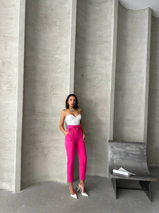 Kemerli havuç pantolon Kemerli havuç pantolon