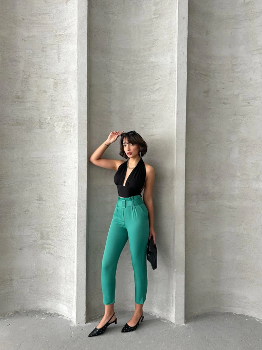 Kemerli havuç pantolon Kemerli havuç pantolon