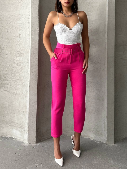 Kemerli havuç pantolon Kemerli havuç pantolon