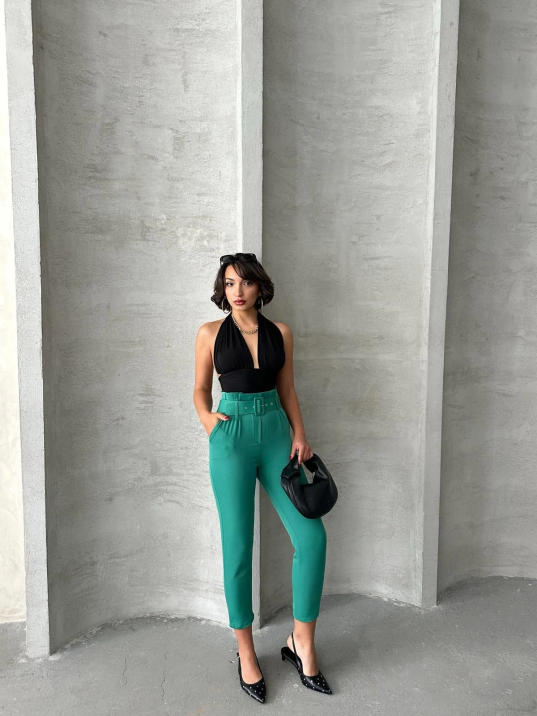 Kemerli havuç pantolon Kemerli havuç pantolon