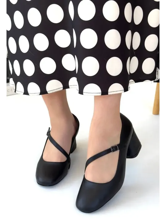 Kier Siyah Cilt Topuklu Ayakkabı Kier Siyah Cilt Topuklu Ayakkabı