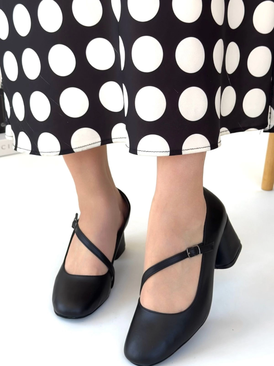 Kier Siyah Cilt Topuklu Ayakkabı Kier Siyah Cilt Topuklu Ayakkabı