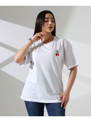 Kiraz İşlemeli Tişört Kiraz İşlemeli Tişört