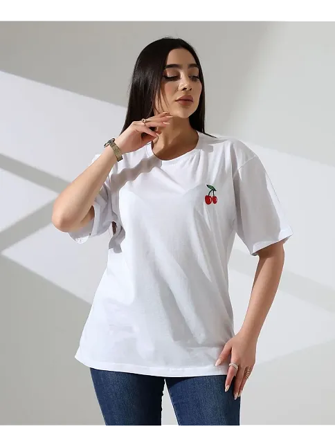 Kiraz İşlemeli Tişört