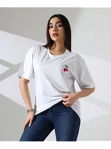 Kiraz İşlemeli Tişört