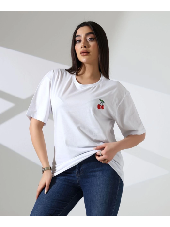 Kiraz işlemeli tişört Kiraz işlemeli tişört