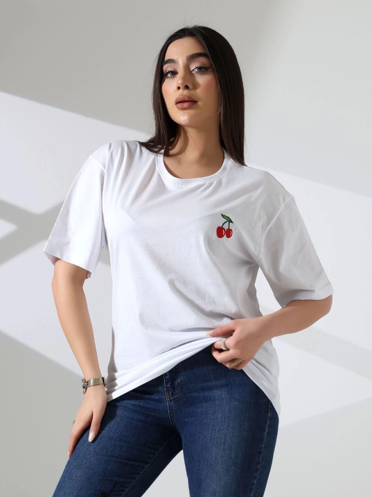 Kiraz işlemeli tişört Kiraz işlemeli tişört