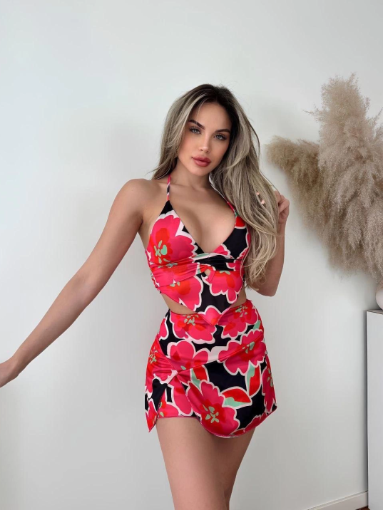 Kırmızı desenli alt üst takım Kırmızı desenli alt üst takım