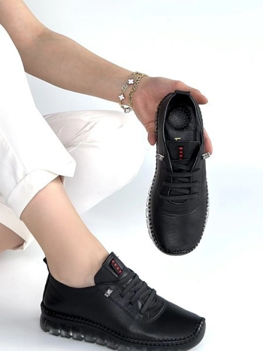 Kitta Siyah Deri Bağcıklı Spor Ayakkabı