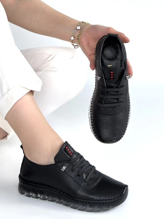 Kitta Siyah Deri Bağcıklı Spor Ayakkabı