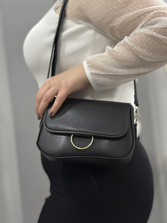 Siyah cilt mossi çanta