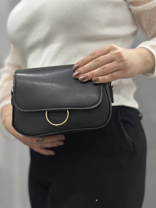 Siyah cilt mossi çanta