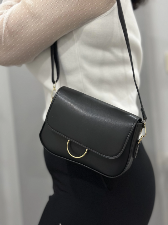 Siyah cilt mossi çanta