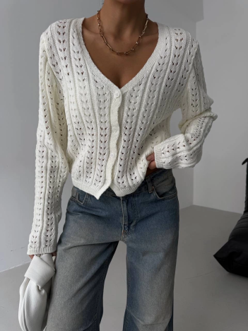 Küçük düğmeli küçük örgülü triko hırka beyaz Küçük düğmeli küçük örgülü triko hırka beyaz