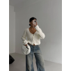 Küçük düğmeli küçük örgülü triko hırka beyaz Küçük düğmeli küçük örgülü triko hırka beyaz