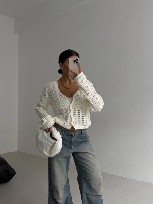 Küçük düğmeli küçük örgülü triko hırka beyaz Küçük düğmeli küçük örgülü triko hırka beyaz