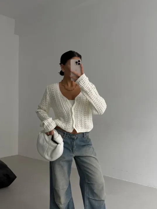 Küçük Düğmeli Küçük Örgülü Triko Hırka Beyaz