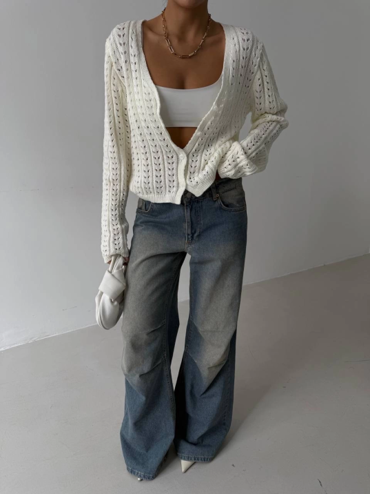 Küçük düğmeli küçük örgülü triko hırka beyaz Küçük düğmeli küçük örgülü triko hırka beyaz